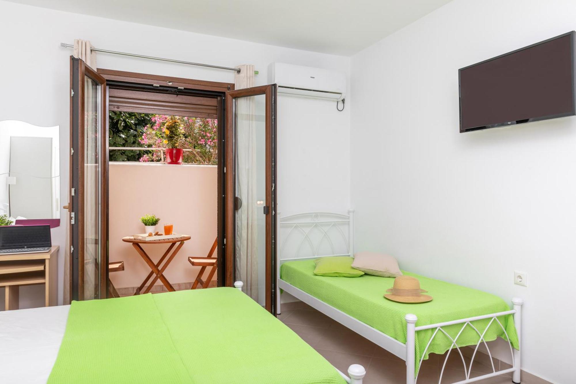 Naxos Diamond Studios Apartments Naxos City Номер фото
